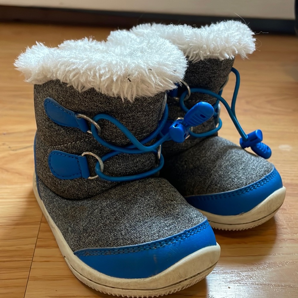 TODDLER US 5 WINTER BOOTS